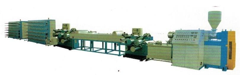 Monofilament yarn extruder
